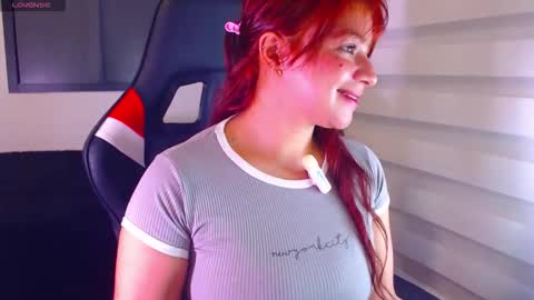 Snapshot of vannessa_shy chatting on April 9, 2026, 11:32 pm Vanesa online show from April 9, 2026, 11:32 pm