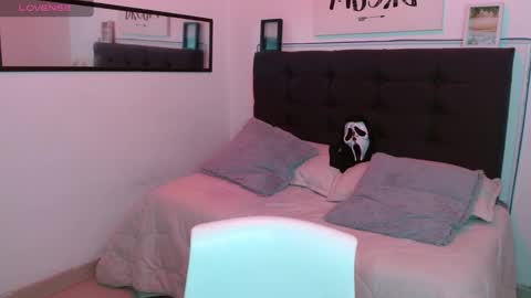 vane online show from October 31, 2025, 7:26 pm