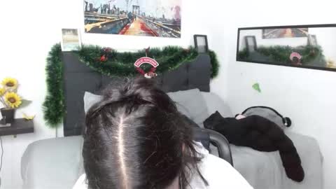 Snapshot of vannesweet_ chatting on January 10, 2026, 8:32 pm vane online show from January 10, 2026, 8:32 pm