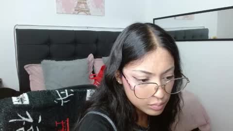 Snapshot of vannesweet_ chatting on March 29, 2026, 11:49 pm vane online show from March 29, 2026, 11:49 pm