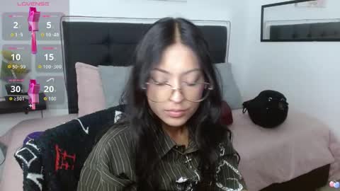 Snapshot of vannesweet_ chatting on April 2, 2026, 8:17 pm vane online show from April 2, 2026, 8:17 pm