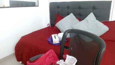 Snapshot of vannesweet_ chatting on April 9, 2026, 8:36 pm vane online show from April 9, 2026, 8:36 pm