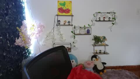 Snapshot of vannesweet_ chatting on April 11, 2026, 7:51 pm vane online show from April 11, 2026, 7:51 pm