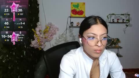 Snapshot of vannesweet_ chatting on April 13, 2026, 8:03 pm vane online show from April 13, 2026, 8:03 pm
