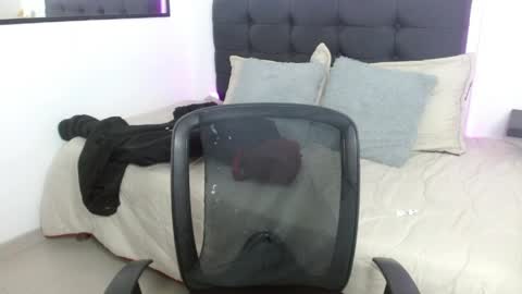 Snapshot of vannesweet_ chatting on April 19, 2026, 7:38 pm vane online show from April 19, 2026, 7:38 pm