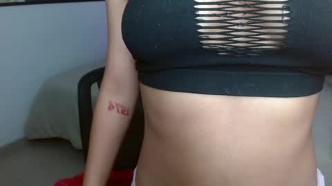 Snapshot of vannesweet_ chatting on April 20, 2026, 8:43 pm vane online show from April 20, 2026, 8:43 pm