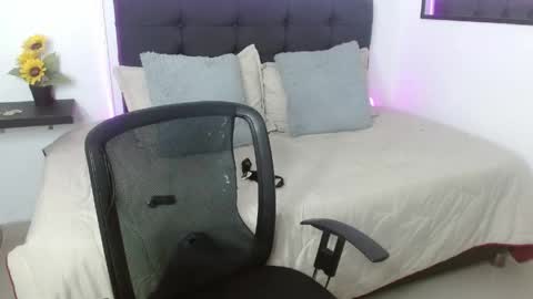 Snapshot of vannesweet_ chatting on April 27, 2026, 8:18 pm vane online show from April 27, 2026, 8:18 pm