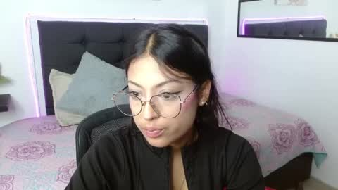Snapshot of vannesweet_ chatting on May 16, 2026, 7:56 pm vane online show from May 16, 2026, 7:56 pm