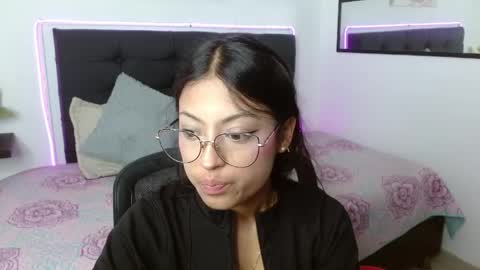 Snapshot of vannesweet_ chatting on May 16, 2026, 8:07 pm vane online show from May 16, 2026, 8:07 pm