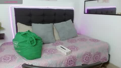 Snapshot of vannesweet_ chatting on May 25, 2026, 8:15 pm vane online show from May 25, 2026, 8:15 pm