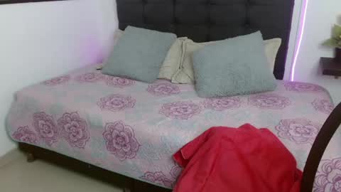 Snapshot of vannesweet_ chatting on May 26, 2026, 8:27 pm vane online show from May 26, 2026, 8:27 pm