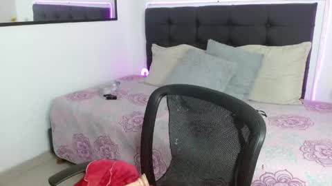 Snapshot of vannesweet_ chatting on May 30, 2026, 10:29 pm vane online show from May 30, 2026, 10:29 pm