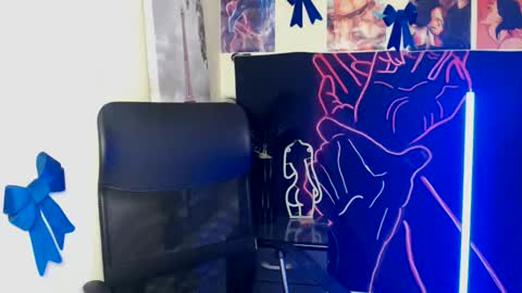 Vanessa online show from April 6, 2026, 4:41 pm