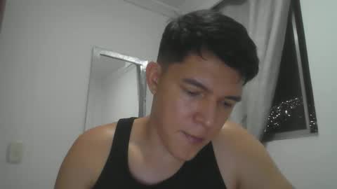 Snapshot of vanu_mansex chatting on March 4, 2026, 12:27 am Victor online show from March 4, 2026, 12:27 am