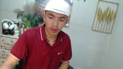 Snapshot of vanxxx2005 chatting on February 16, 2025, 9:27 pm vanxxx2005 online show from February 16, 2025, 9:27 pm