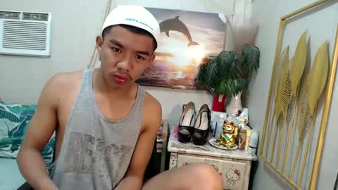 Snapshot of vanxxx2005 chatting on February 24, 2025, 8:25 pm vanxxx2005 online show from February 24, 2025, 8:25 pm