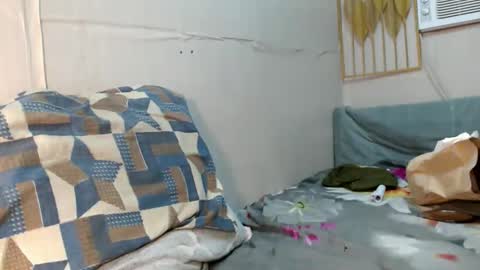 Snapshot of vanxxx2005 chatting on December 20, 2025, 6:48 pm vanxxx2005 online show from December 20, 2025, 6:48 pm