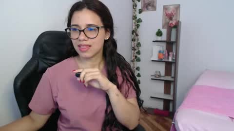 Snapshot of vanyxxxx chatting on March 7, 2026, 12:24 pm vanyxxxx online show from March 7, 2026, 12:24 pm