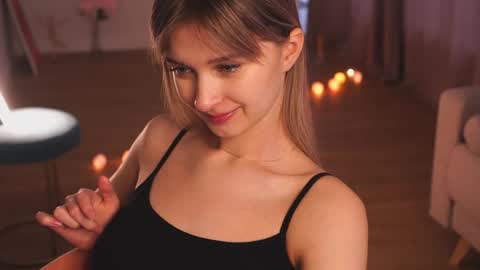 Snapshot of variety_moments chatting on December 14, 2024, 4:01 am Heeeeey Im Hanna the art of tease online show from December 14, 2024, 4:01 am