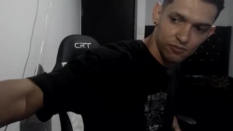 Snapshot of varonelite chatting on February 15, 2026, 5:37 am Andres online show from February 15, 2026, 5:37 am