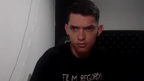 Snapshot of varonelite chatting on February 27, 2026, 10:37 am Andres online show from February 27, 2026, 10:37 am