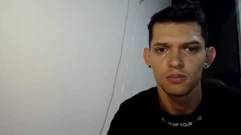 Snapshot of varonelite chatting on March 8, 2026, 3:27 pm Andres online show from March 8, 2026, 3:27 pm