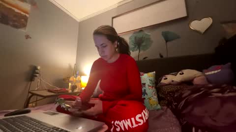 vaua089 online show from December 2, 2025, 2:06 am