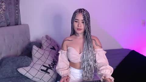 Snapshot of vayolett_bass chatting on February 24, 2025, 1:13 am Vayolett Bass online show from February 24, 2025, 1:13 am