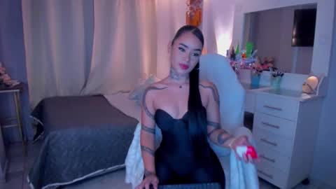 Snapshot of vayolett_bass chatting on February 12, 2026, 5:57 am Vayolett Bass online show from February 12, 2026, 5:57 am