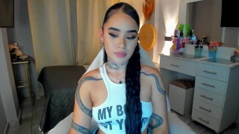 Snapshot of vayolett_bass chatting on February 20, 2026, 7:21 am Vayolett Bass online show from February 20, 2026, 7:21 am