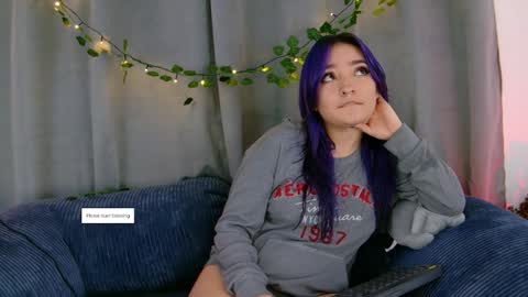 Snapshot of vayolett_dakotta chatting on January 15, 2026, 6:18 am Vayolett online show from January 15, 2026, 6:18 am