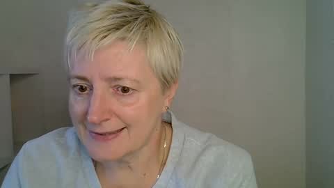 vea_motty online show from November 10, 2025, 8:35 am