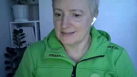 vea_motty online show from April 8, 2026, 4:51 pm