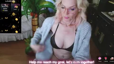 Snapshot of veafreeze chatting on February 1, 2026, 6:45 am veafreeze online show from February 1, 2026, 6:45 am