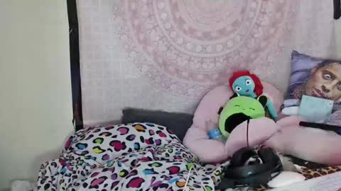 Veronica Lehane online show from December 29, 2024, 7:43 pm