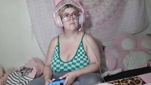 Veronica Lehane online show from September 20, 2025, 8:54 pm