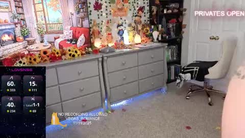 vegas_romance online show from November 12, 2025, 12:00 am