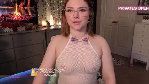 vegas_romance online show from February 3, 2026, 6:40 am