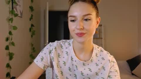 Snapshot of vegas_v chatting on September 11, 2025, 3:23 pm Maria online show from September 11, 2025, 3:23 pm