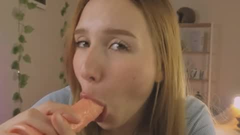 Snapshot of vegas_v chatting on September 27, 2025, 3:28 pm Maria online show from September 27, 2025, 3:28 pm