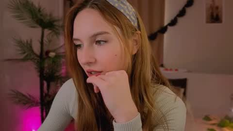 Snapshot of vegas_v chatting on October 18, 2025, 1:34 pm Maria online show from October 18, 2025, 1:34 pm