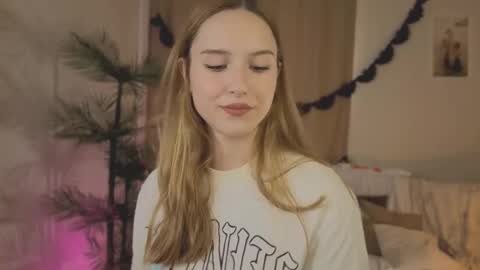 Snapshot of vegas_v chatting on October 21, 2025, 1:45 pm Maria online show from October 21, 2025, 1:45 pm