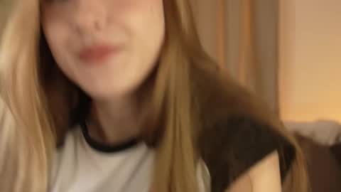 Snapshot of vegas_v chatting on November 10, 2025, 1:21 pm Maria online show from November 10, 2025, 1:21 pm