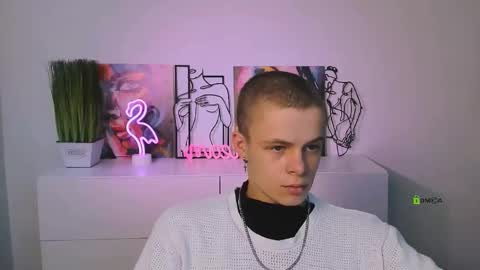 Snapshot of veldi_to chatting on December 5, 2025, 10:46 am veldi_to online show from December 5, 2025, 10:46 am