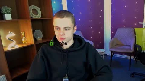 Snapshot of veldi_to chatting on December 15, 2025, 12:20 pm veldi_to online show from December 15, 2025, 12:20 pm