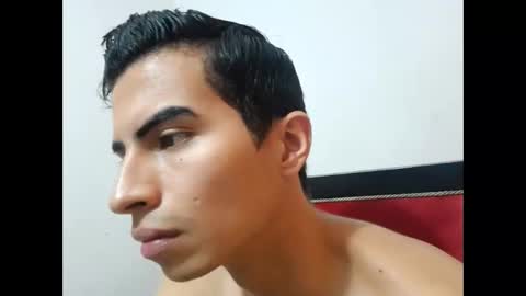 velk_hot1 online show from February 12, 2025, 7:24 pm