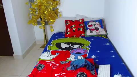 velk_hot1 online show from January 5, 2026, 5:27 pm