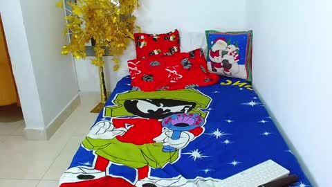 velk_hot1 online show from January 7, 2026, 2:41 pm