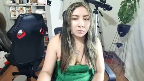 Snapshot of vellarossa chatting on October 14, 2025, 2:23 am Im VelaI will be Christmas and New Year with my family December 22 to January 13 I will miss you guys. online show from October 14, 2025, 2:23 am