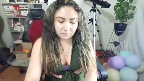 Snapshot of vellarossa chatting on October 29, 2025, 2:36 am Im VelaI will be Christmas and New Year with my family December 22 to January 13 I will miss you guys. online show from October 29, 2025, 2:36 am